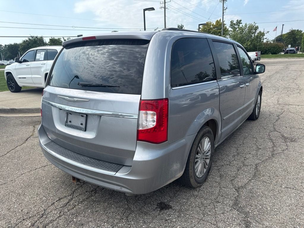 2015 Chrysler Town & Country Touring-L