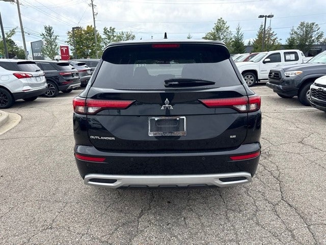 2024 Mitsubishi Outlander SE