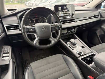 2024 Mitsubishi Outlander SE
