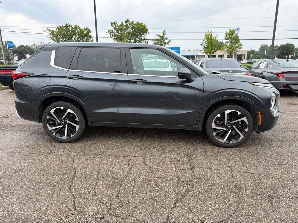 2024 Mitsubishi Outlander SE