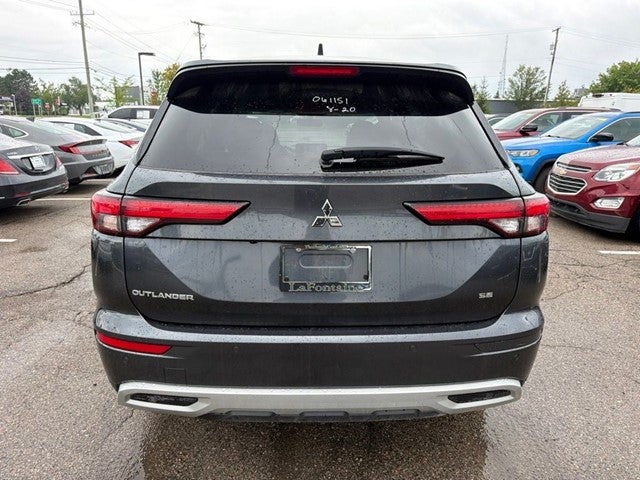 2024 Mitsubishi Outlander SE