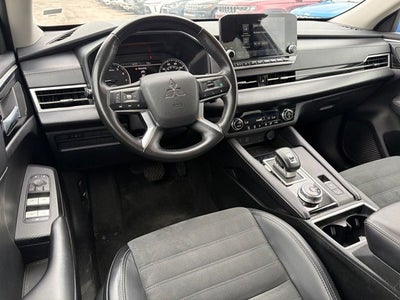 2024 Mitsubishi Outlander SE