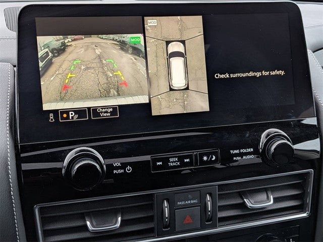 2022 INFINITI QX80 LUXE