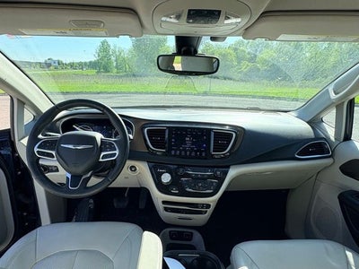 2017 Chrysler Pacifica Touring L Plus