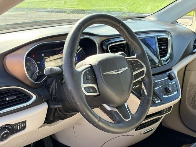 2017 Chrysler Pacifica Touring L Plus