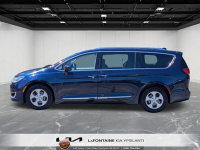 2017 Chrysler Pacifica Touring L Plus