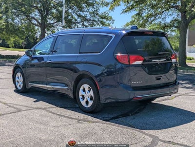 2017 Chrysler Pacifica Touring L Plus