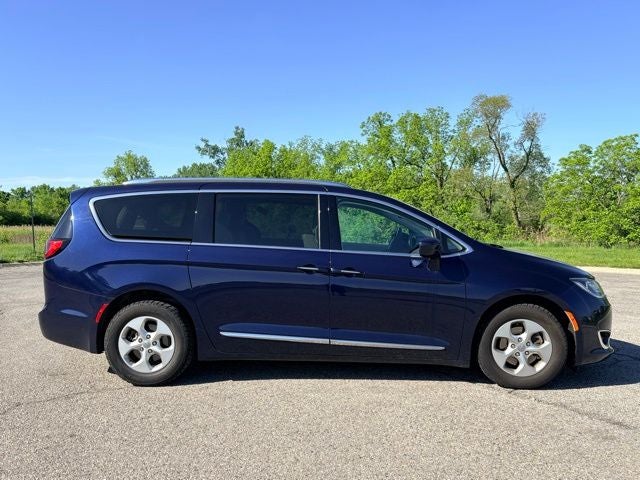 2017 Chrysler Pacifica Touring L Plus