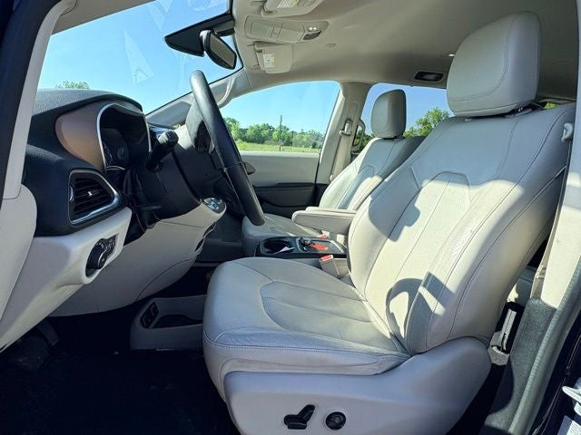 2017 Chrysler Pacifica Touring L Plus