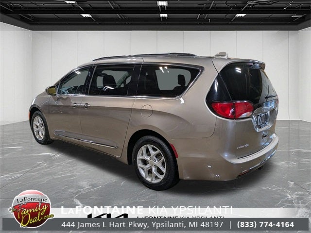 2017 Chrysler Pacifica Touring L Plus