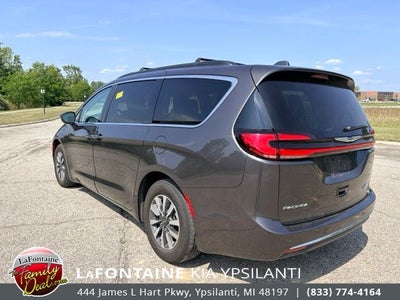 2022 Chrysler Pacifica Hybrid Touring L