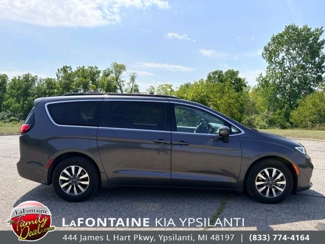 2022 Chrysler Pacifica Hybrid Touring L