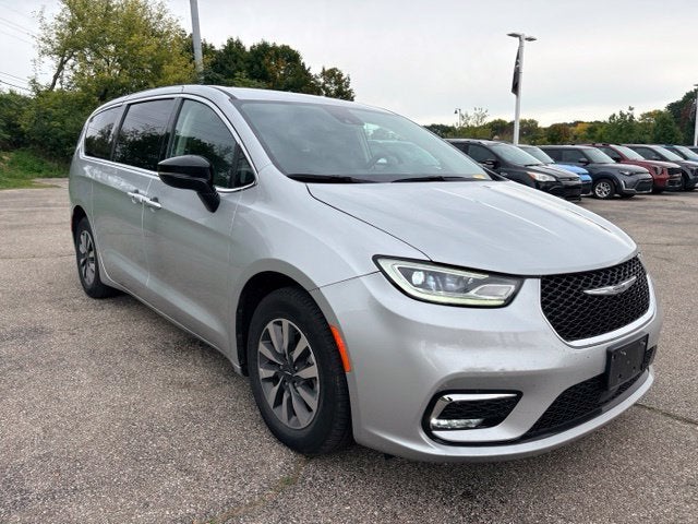 2024 Chrysler Pacifica Hybrid Select