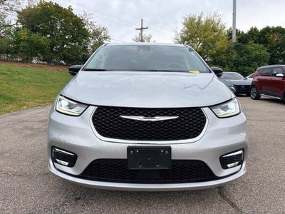 2024 Chrysler Pacifica Hybrid Select