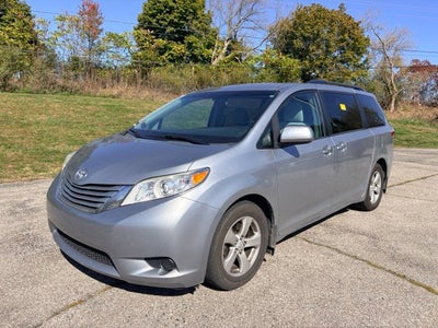 2017 Toyota Sienna LE 8 Passenger