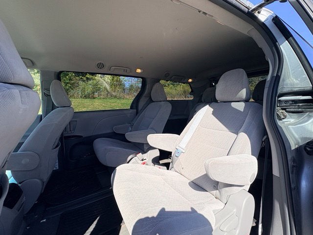 2017 Toyota Sienna LE 8 Passenger