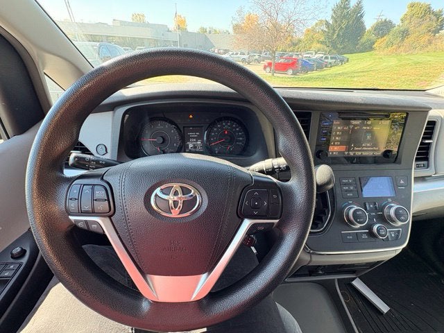 2017 Toyota Sienna LE 8 Passenger
