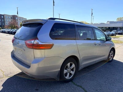2017 Toyota Sienna LE 8 Passenger
