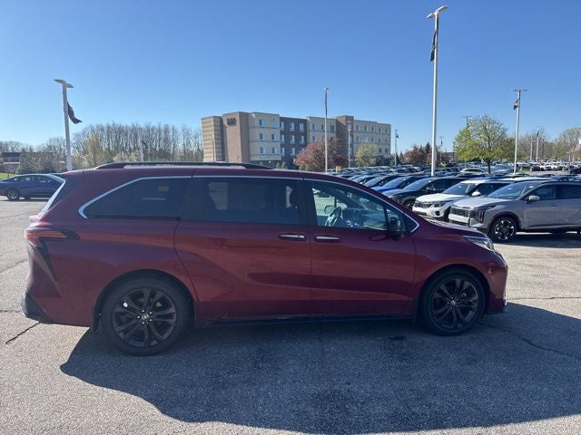 2023 Toyota Sienna XSE 7 Passenger
