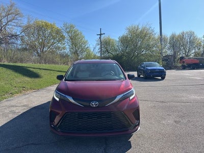 2023 Toyota Sienna XSE 7 Passenger