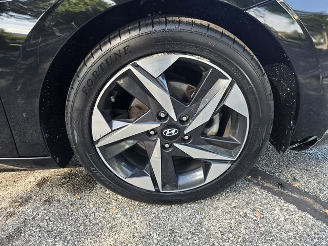 2022 Hyundai Elantra Limited