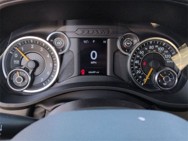 2022 RAM 1500 Big Horn Crew Cab 4x4 5'7" Box