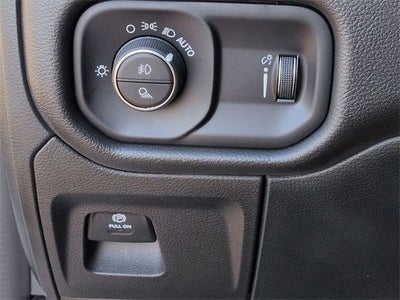 2022 RAM 1500 Big Horn Crew Cab 4x4 5'7" Box