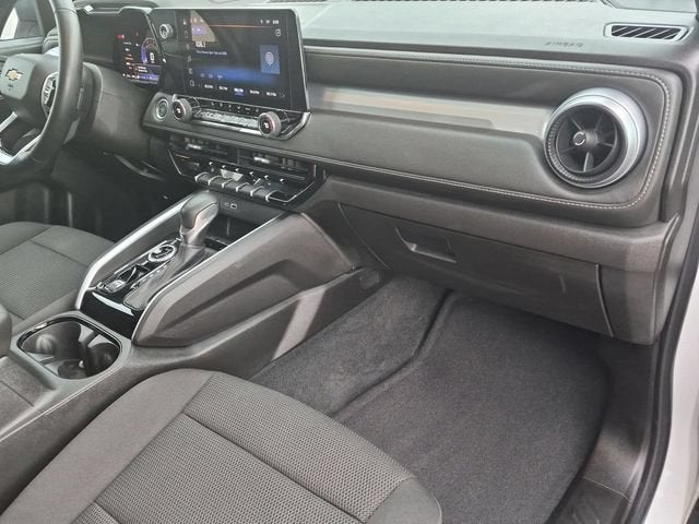 2024 Chevrolet Colorado LT - Photo 30