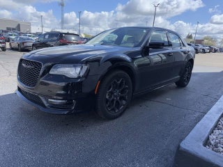 2022 Chrysler 300 Touring L