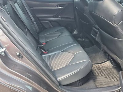 2022 Toyota Camry SE Hybrid