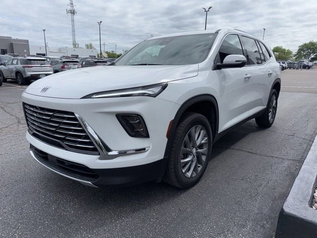 2025 Buick Enclave Preferred AWD's photo