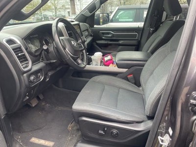 2020 RAM 1500 Big Horn Crew Cab 4x4 5'7" Box