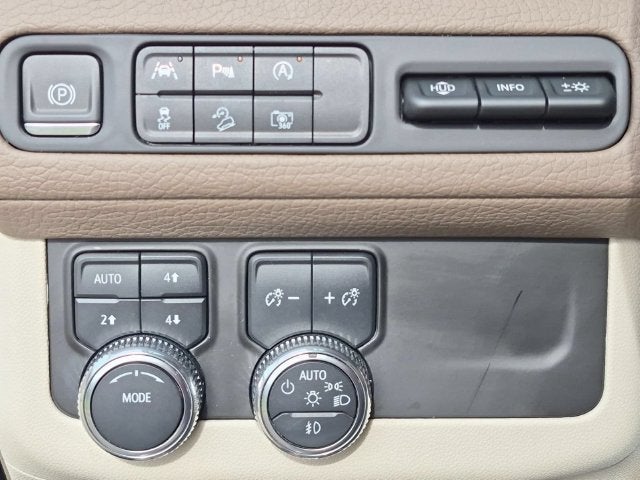 2023 GMC Yukon Denali - Photo 18