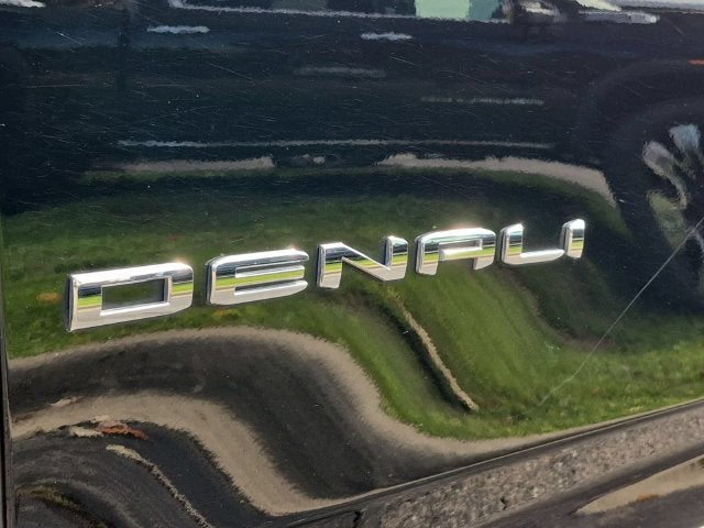2023 GMC Yukon Denali - Photo 31