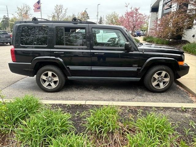 2008 Jeep Commander Sport