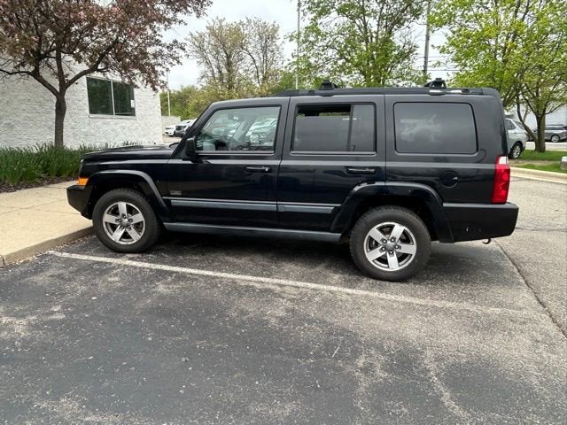 2008 Jeep Commander Sport
