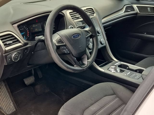 2017 Ford Fusion SE - Photo 10