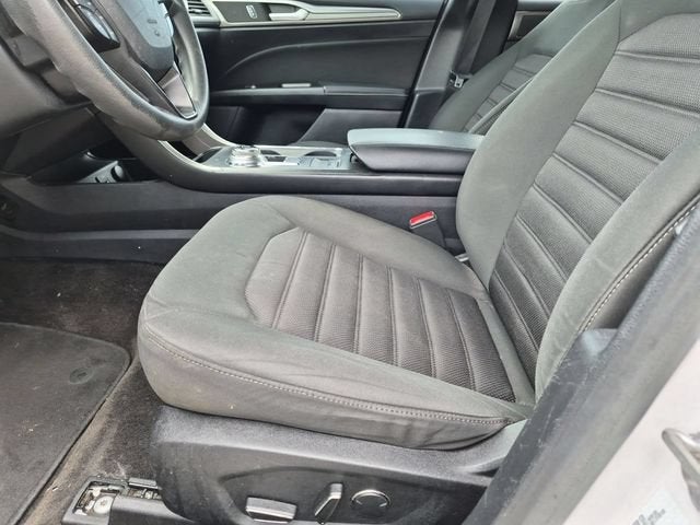2017 Ford Fusion SE - Photo 18