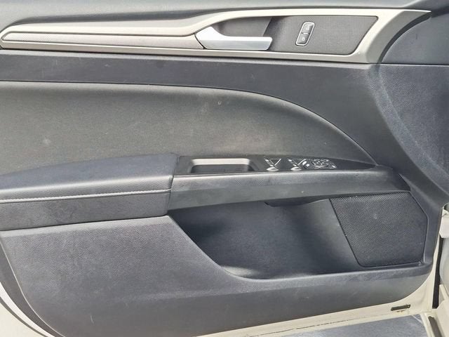 2017 Ford Fusion SE - Photo 20