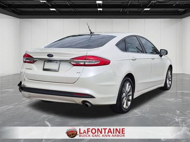 2017 Ford Fusion SE - Photo 8