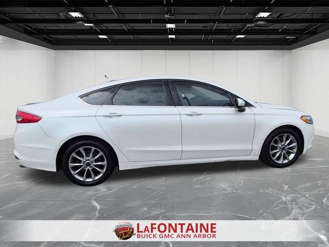 2017 Ford Fusion SE - Photo 9