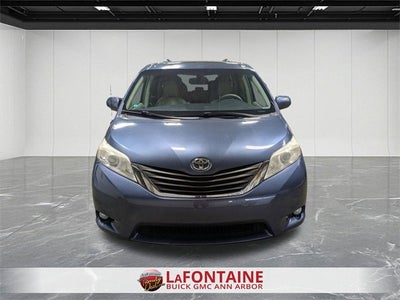2013 Toyota Sienna XLE V6 8 Passenger