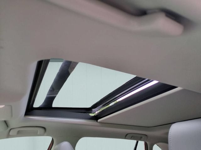 2022 Toyota RAV4 Limited - Photo 18