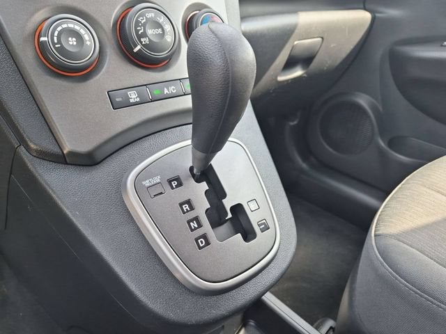 2008 Kia Rondo LX