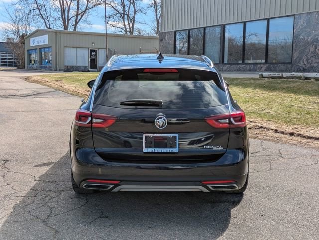 2020 Buick Regal TourX Essence