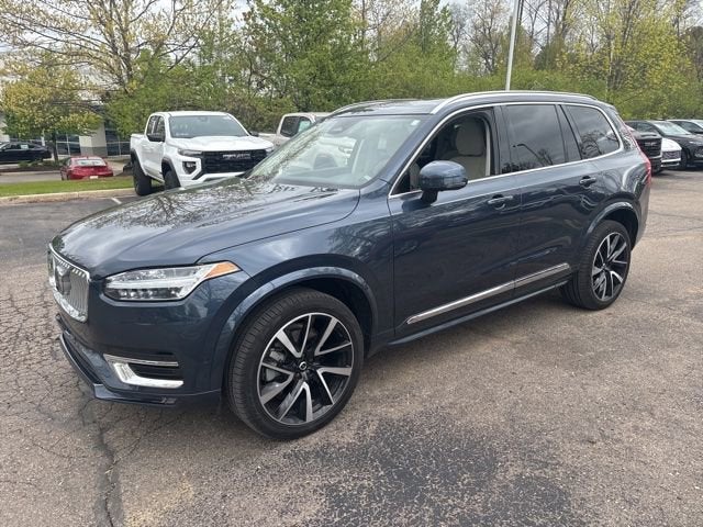 2024 Volvo XC90 B5 Plus Bright theme 4WD's photo