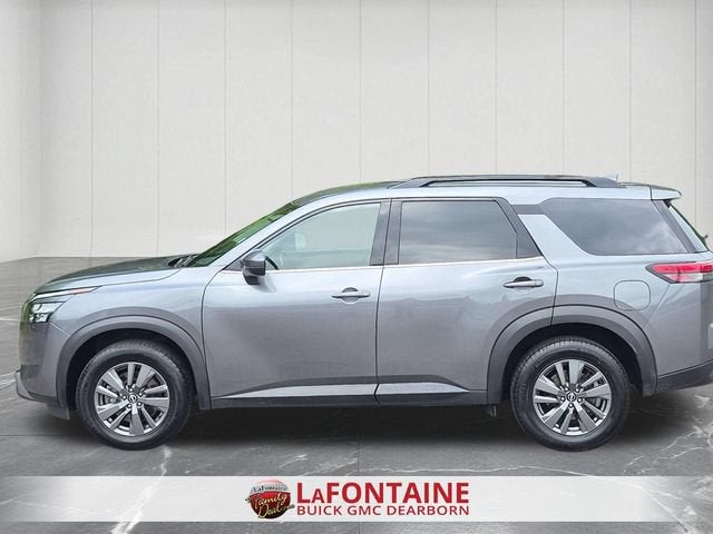 2024 Nissan Pathfinder SV