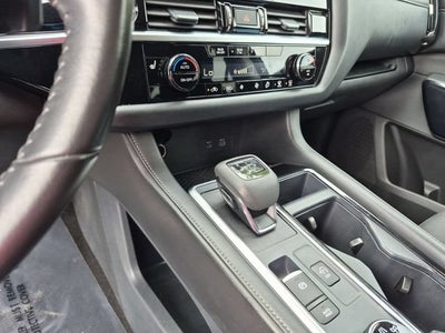 2024 Nissan Pathfinder SV