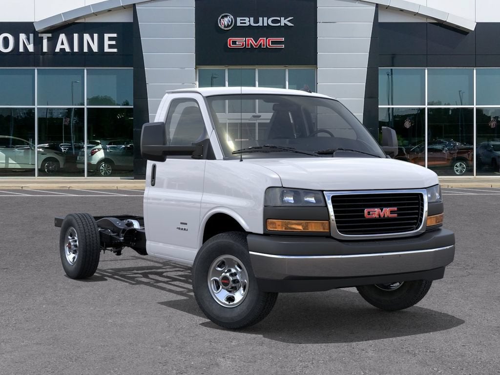 2025 GMC Savana Cutaway 3500 1WT
