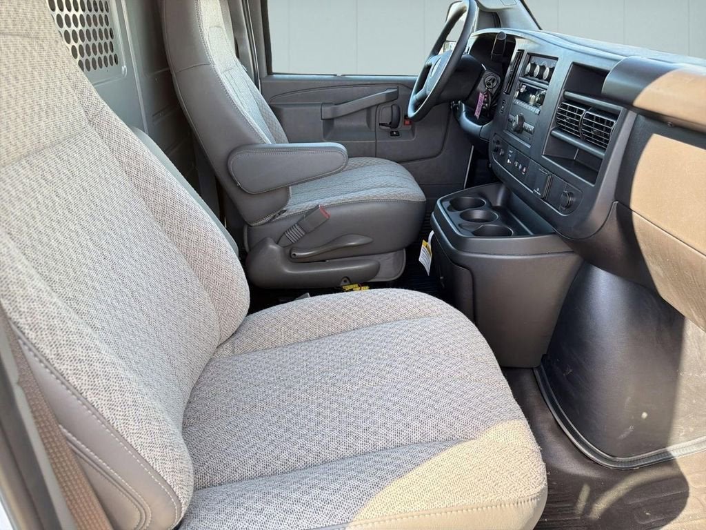 2025 GMC Savana Cargo Work Van